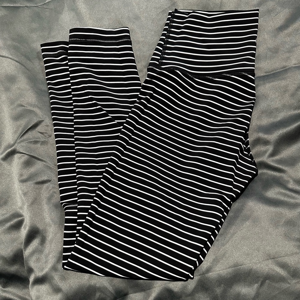 Lululemon Wunder Under Crop (High-Rise) *Full-On Luxtreme 21"